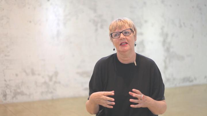 Mella Jarsma.mp4_snapshot_03.23_[2016.04.26_16.32.52]